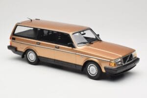 Volvo 240 GL Комби Gold Metallic Minichamps 1:18 155171415 Метал — снимка 4 от 6
