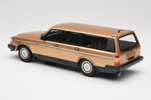 Volvo 240 GL Комби Gold Metallic Minichamps 1:18 155171415 Метал — снимка 5 от 6