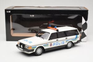 Volvo 240 GL Комби Polis Sweden Minichamps 1:18 155171480 Метал — снимка 6 от 6