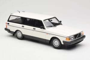 Volvo 240 GL Комби Бял Minichamps 1:18 155171412 Метал — снимка 4 от 6