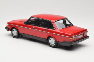 Volvo 240 GL Тъмночервен Minichamps 1:18 166171401 Метал — снимка 5 от 6