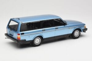 Volvo 240 GL Estate Blue Metallic Minichamps 1:18 155171414 Метал — снимка 2 от 6
