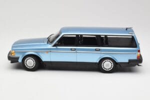 Volvo 240 GL Estate Blue Metallic Minichamps 1:18 155171414 Метал — снимка 3 от 6
