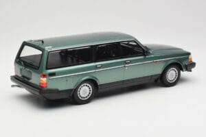 Volvo 240 GL Estate Green Metallic Minichamps 1:18 155171410 Метал — снимка 2 от 6