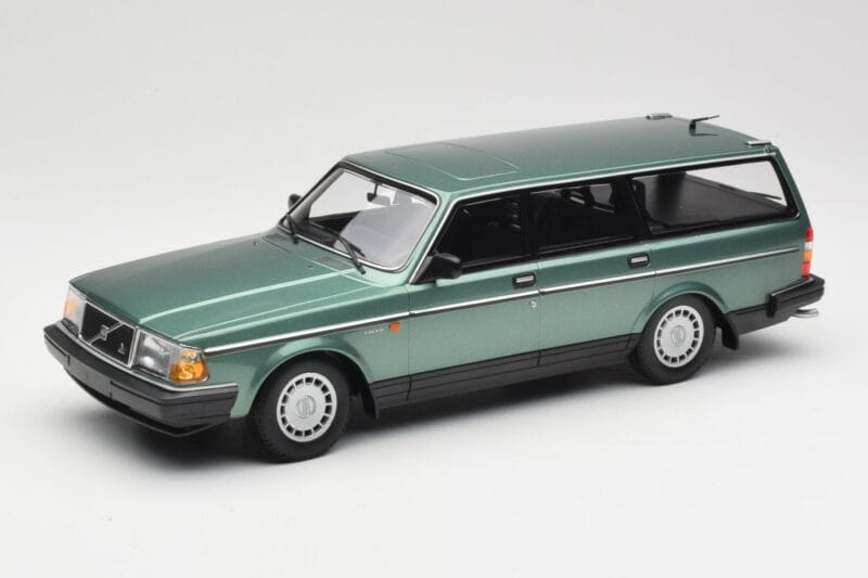 Volvo 240 GL Estate Green Metallic Minichamps 1:18 155171410 Метал