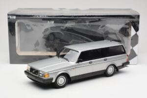 Volvo 240 GL Estate Сребрист Minichamps 1:18 155171416 Метал — снимка 6 от 6