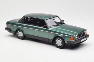 Volvo 240 GL Зелен Металик Minichamps 1:18 155171400 Метал — снимка 4 от 6
