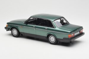 Volvo 240 GL Зелен Металик Minichamps 1:18 155171400 Метал — снимка 5 от 6