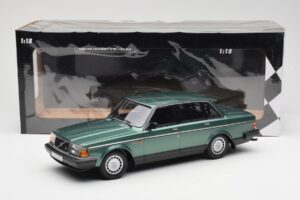 Volvo 240 GL Зелен Металик Minichamps 1:18 155171400 Метал — снимка 6 от 6