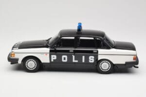 Volvo 240 GL Polis Sweden Черен Minichamps 1:18 155171497 Метал — снимка 3 от 6
