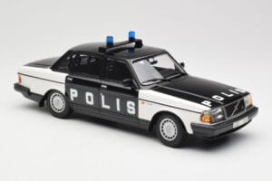 Volvo 240 GL Polis Sweden Черен Minichamps 1:18 155171497 Метал — снимка 4 от 6