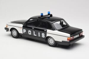 Volvo 240 GL Polis Sweden Черен Minichamps 1:18 155171497 Метал — снимка 5 от 6