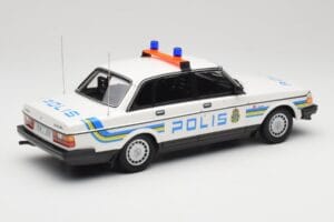 Volvo 240 GL Polis Sweden Minichamps 1:18 155171490 Метал — снимка 2 от 6