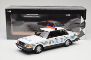 Volvo 240 GL Polis Sweden Minichamps 1:18 155171490 Метал — снимка 6 от 6