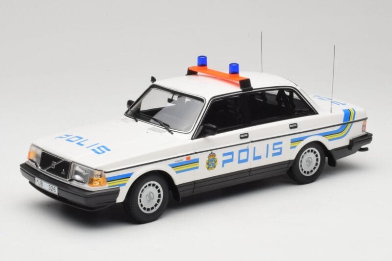 Volvo 240 GL Polis Sweden Minichamps 1:18 155171490 Метал