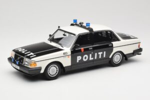 Volvo 240 GL Politi Norway Черен Minichamps 1:18 155171496 Метал