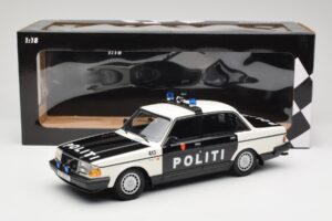 Volvo 240 GL Politi Norway Черен Minichamps 1:18 155171496 Метал — снимка 6 от 6