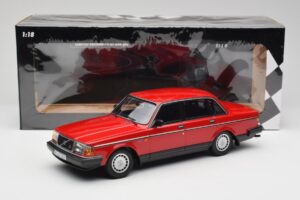 Volvo 240 GL Червен Minichamps 1:18 155171401 Метал — снимка 6 от 6