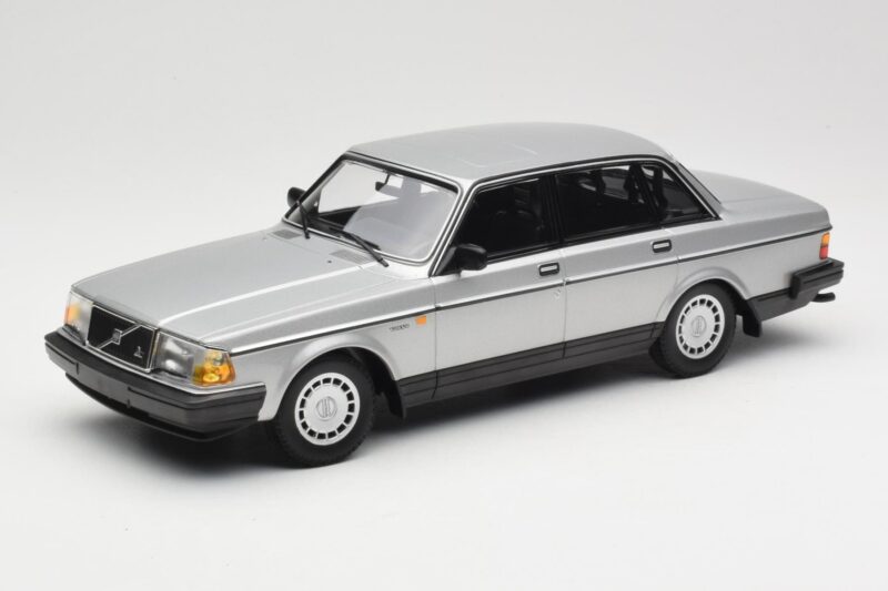 Volvo 240 GL Сребрист Minichamps 1:18 155171408 Метал
