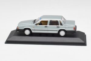 Volvo 240 GL Сребристо Металик Minichamps 1:43 940171402 Метал
