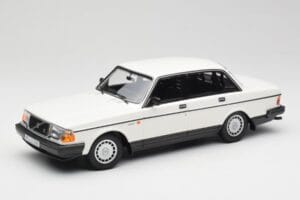 Volvo 240 GL Бял Minichamps 1:18 155171402 Метал
