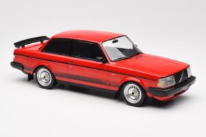 Volvo 240 Turbo Червен Custom IXO 1:18 18CMC177 Метал — снимка 4 от 5