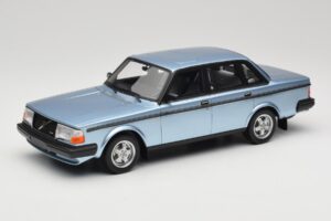 Volvo 244 Turbo Светлосин DNA 1:18 DNA000135 Метал