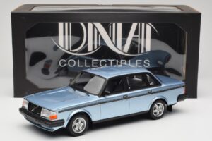 Volvo 244 Turbo Светлосин DNA 1:18 DNA000135 Метал — снимка 6 от 6