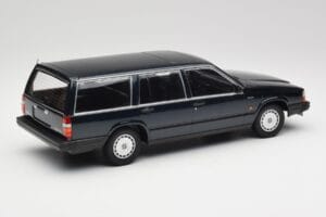 Volvo 740 GL Комби Тъмнозелено Металик Minichamps 1:18 155171771 Метал — снимка 2 от 6