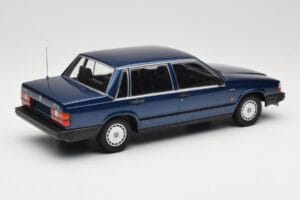 Volvo 740 GL Dark Blue Metallic Minichamps 1:18 155171701 Метал — снимка 2 от 6
