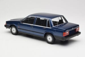 Volvo 740 GL Dark Blue Metallic Minichamps 1:18 155171701 Метал — снимка 5 от 6