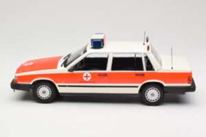 Volvo 740 GL DRK Aschaffenburg Minichamps 1:18 155171790 Метал — снимка 3 от 6