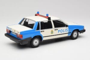 Volvo 740 GL Шведска Полиция Minichamps 1:18 155171791 Метал — снимка 2 от 6