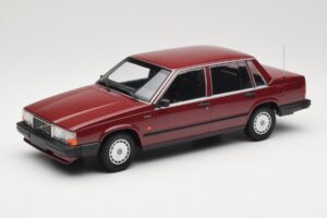 Volvo 740 GL Червен Minichamps 1:18 155171704 Метал