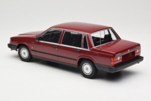 Volvo 740 GL Червен Minichamps 1:18 155171704 Метал — снимка 5 от 6
