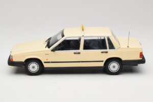 Volvo 740 GL Такси Германия Minichamps 1:18 155171792 Метал — снимка 3 от 6