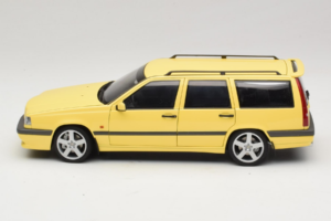 Volvo 850 T-5R Комби Cream Yellow AUTOart 1:18 79506 Метал — снимка 4 от 8