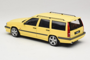 Volvo 850 T-5R Комби Cream Yellow AUTOart 1:18 79506 Метал — снимка 7 от 8