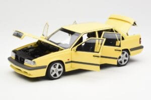 Volvo 850 T-5R Жълт AUTOart 1:18 79501 Метал — снимка 2 от 8