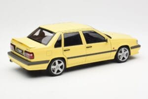 Volvo 850 T-5R Жълт AUTOart 1:18 79501 Метал — снимка 3 от 8