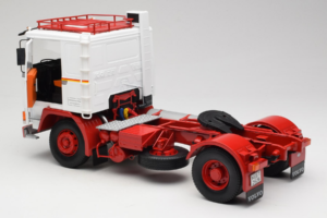 Volvo F12 Бял Червен Road Kings 1:18 RK180031 Метал — снимка 5 от 8