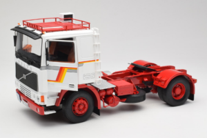 Volvo F12 Бял Червен Road Kings 1:18 RK180031 Метал — снимка 2 от 8