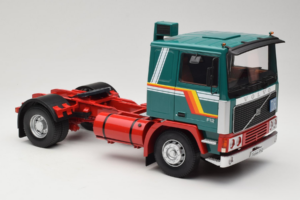 Volvo F1220 Зелен Червен Road Kings 1:18 RK180032 Метал — снимка 6 от 8