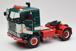 Volvo F88 Bilspedition Зелен Бял MCG 1:18 MCG18139 Метал — снимка 2 от 8
