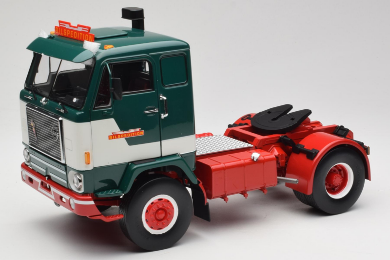Volvo F88 Bilspedition Зелен Бял MCG 1:18 MCG18139 Метал