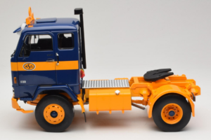 Volvo F88 Тъмно Син Жълт MCG 1:18 MCG18140 Метал — снимка 4 от 8