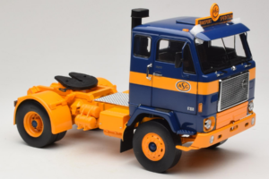 Volvo F88 Тъмно Син Жълт MCG 1:18 MCG18140 Метал — снимка 6 от 8