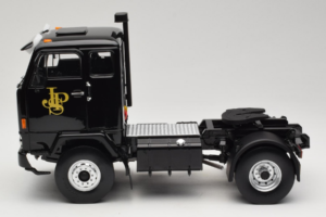 Volvo F88 John Player Special Black MCG 1:18 MCG18217 Метал — снимка 4 от 8