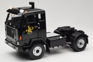 Volvo F88 John Player Special Black MCG 1:18 MCG18217 Метал