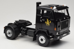 Volvo F88 John Player Special Black MCG 1:18 MCG18217 Метал — снимка 6 от 8